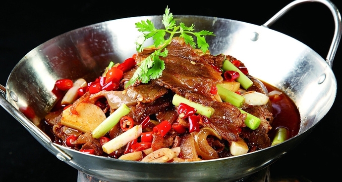 干锅带皮牛肉